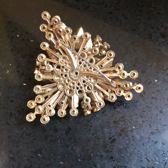Judy Lee Vintage Brooch - Picture 3 of 4